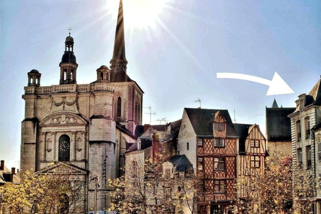 Grand Appartement Place Saint-Pierre, Proche Chateau De Saumur Et Bord De Loire" Kültér fotó